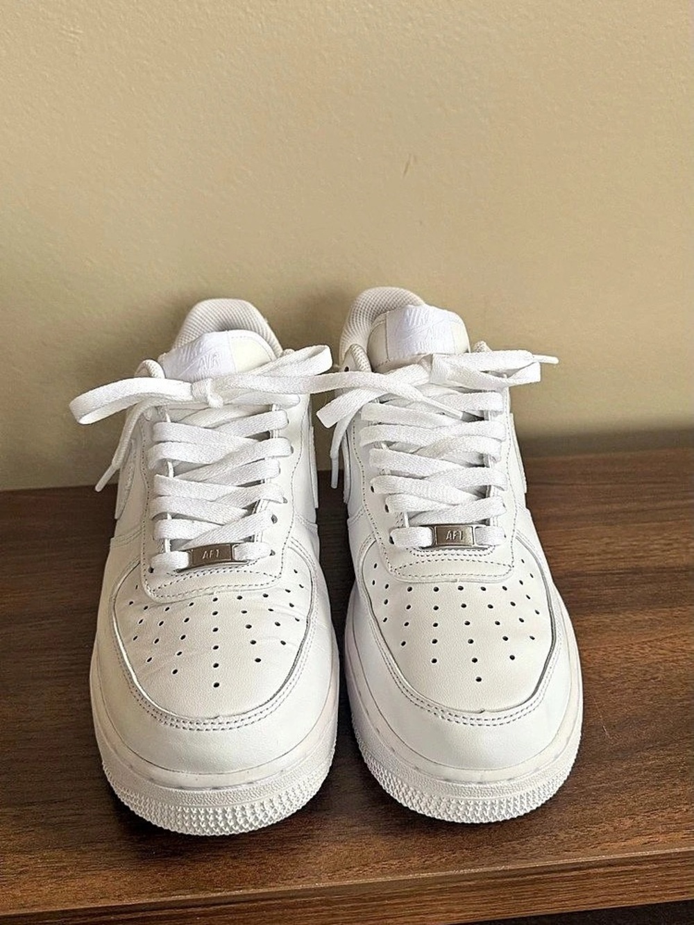 Nike Air Force 1 '07 Low Triple White Sneakers US 9